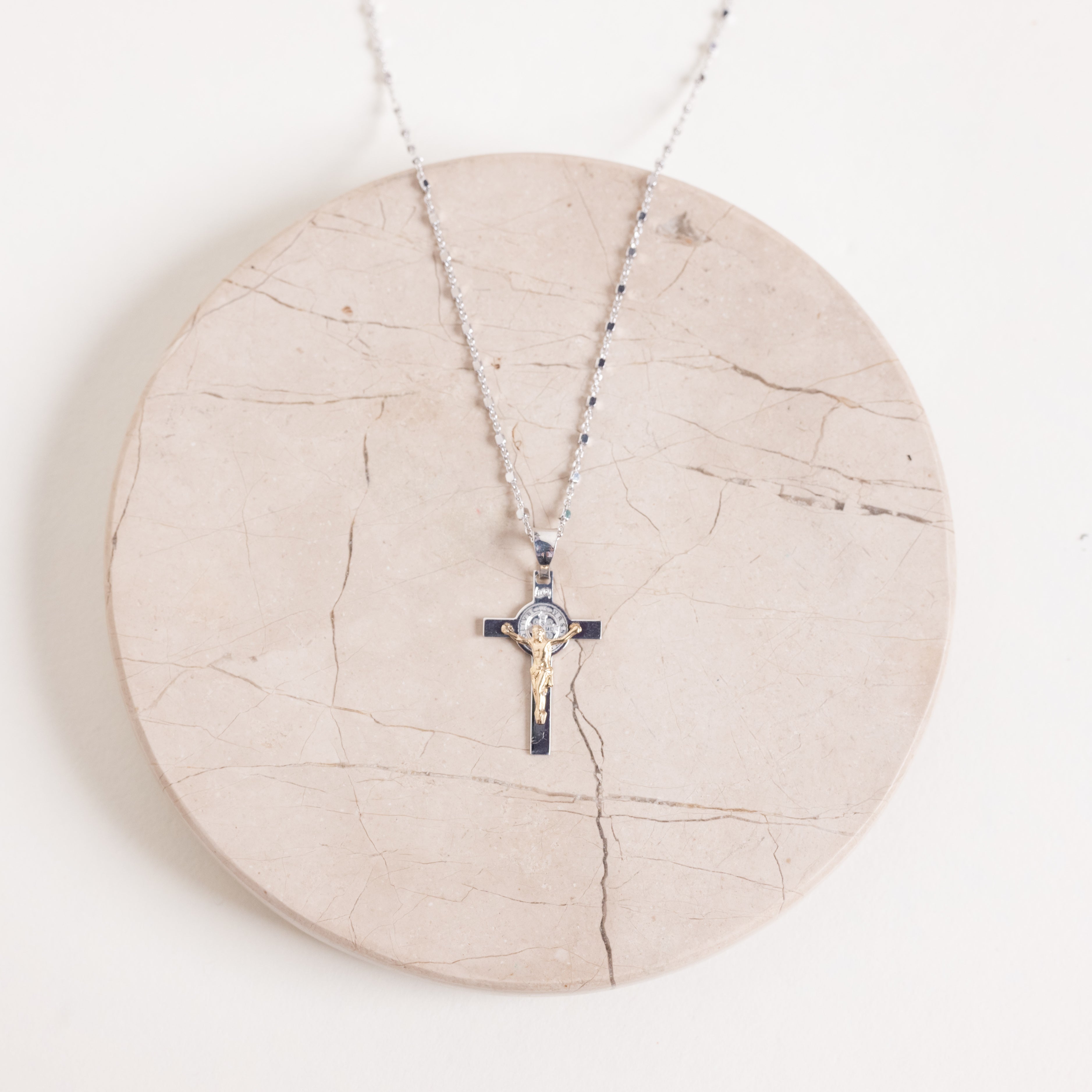 Crucifijo San Benito Plata