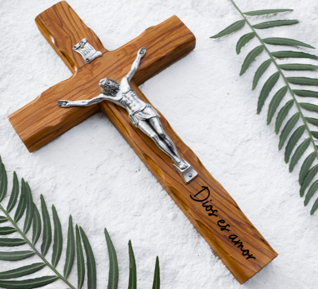 Crucifijo Tierra Santa Personalizado