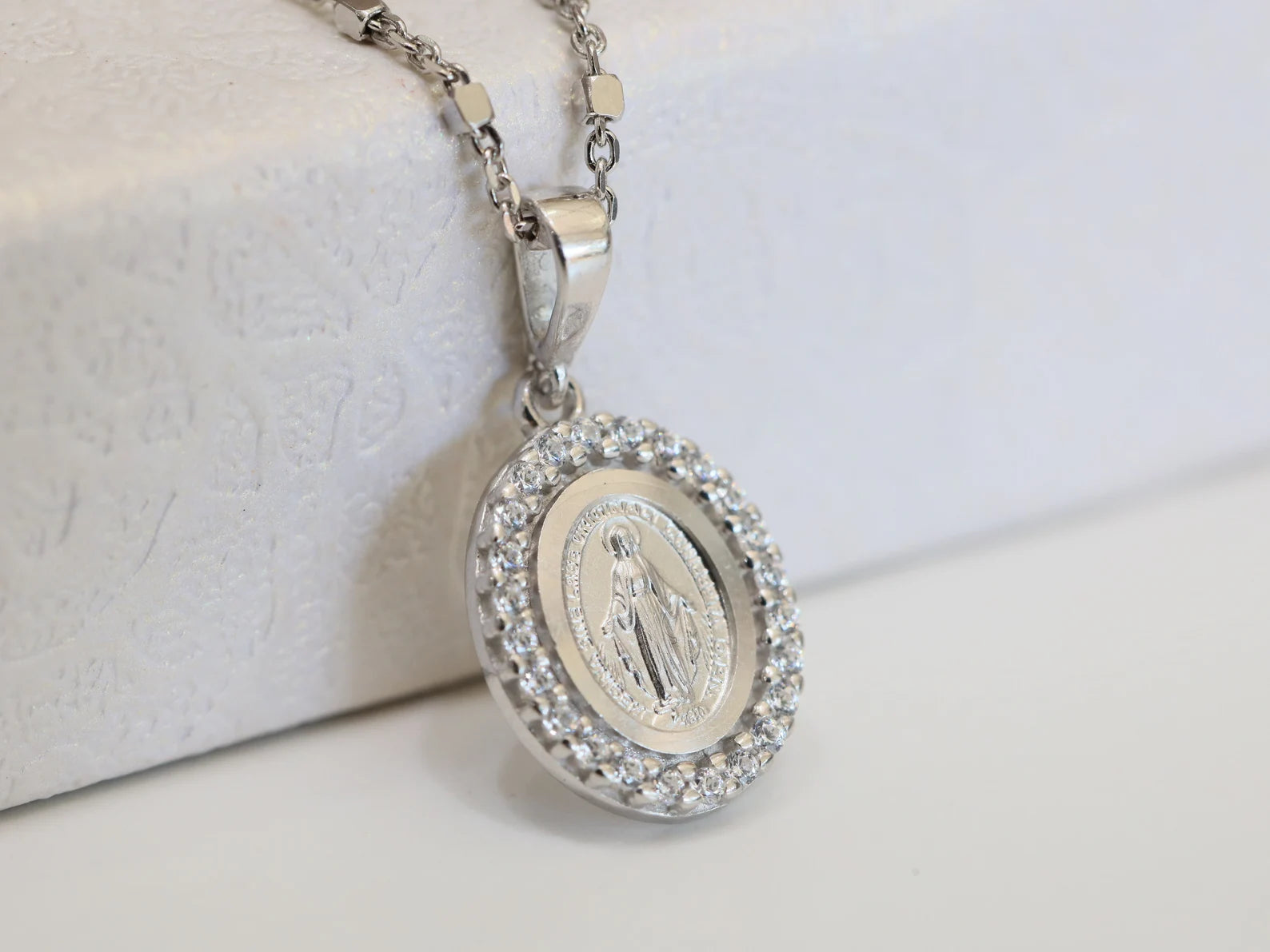 Medalla Milagrosa Plata con Zirconia